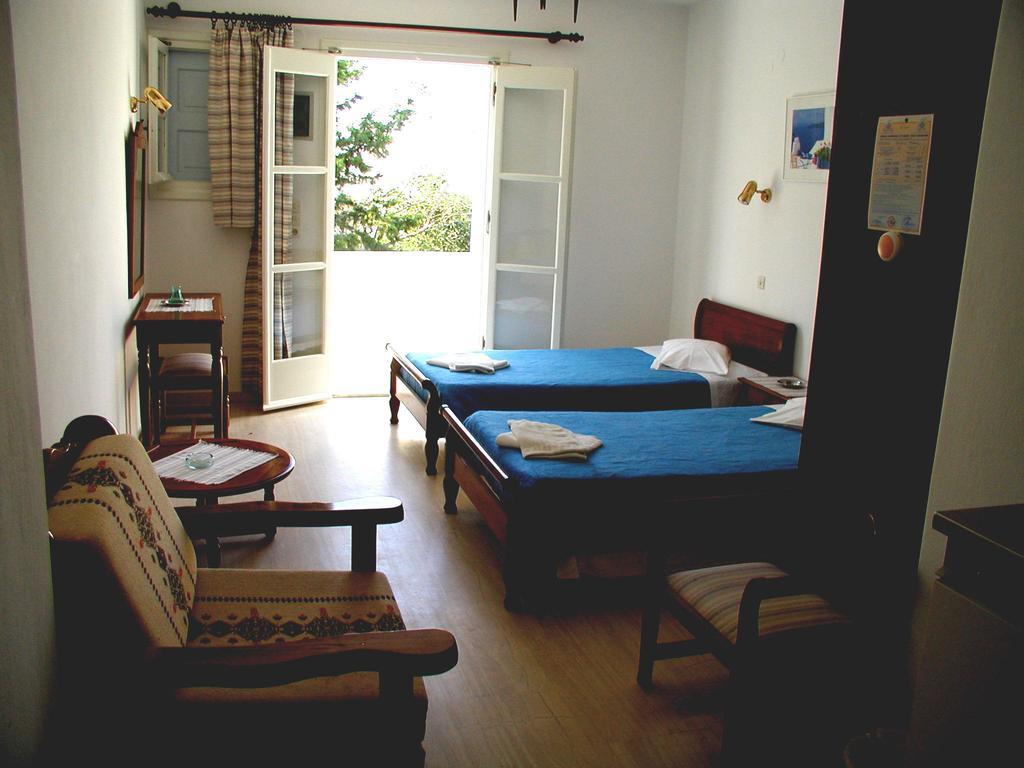 Eleni's Studios Ornos Habitación foto